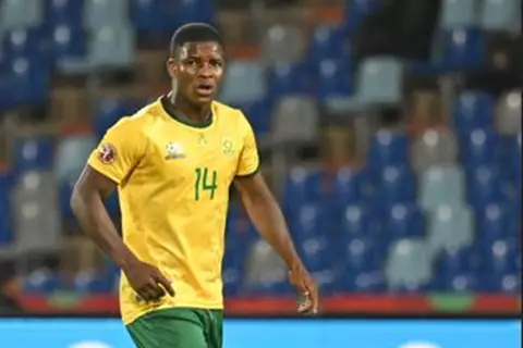 قبل مواجهة مصر.. ريبيرو يشيد بمدافع جنوب أفريقيا